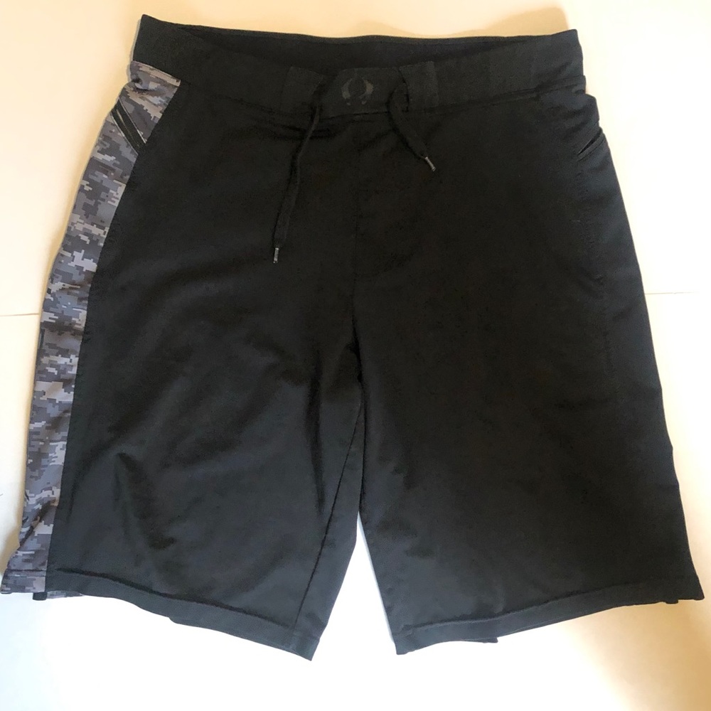 Hylete Black Camo Size Medium shorts